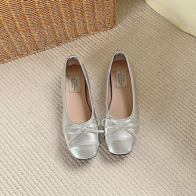 Accent Bow Flats Faux Leather
