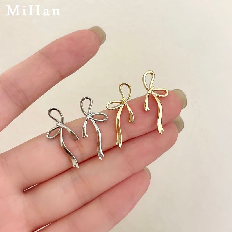 Ribbon Earring Sterling Silver Stud