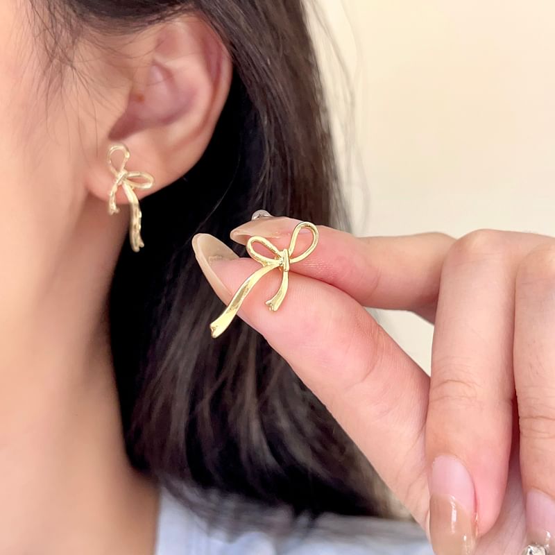 Ribbon Earring Sterling Silver Stud