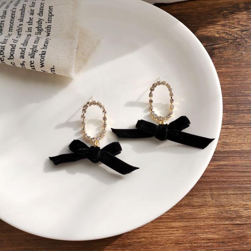 Clip Dangle / On Ribbon Earring