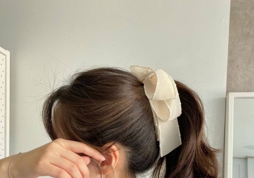 Bow Clip Hair