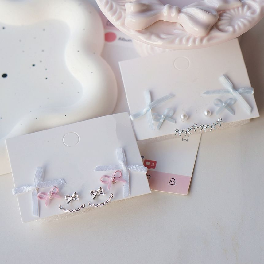 Pairs: 3 of Earring Set Bow