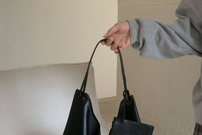 Faux Tote Leather Plain With Bag Pouch