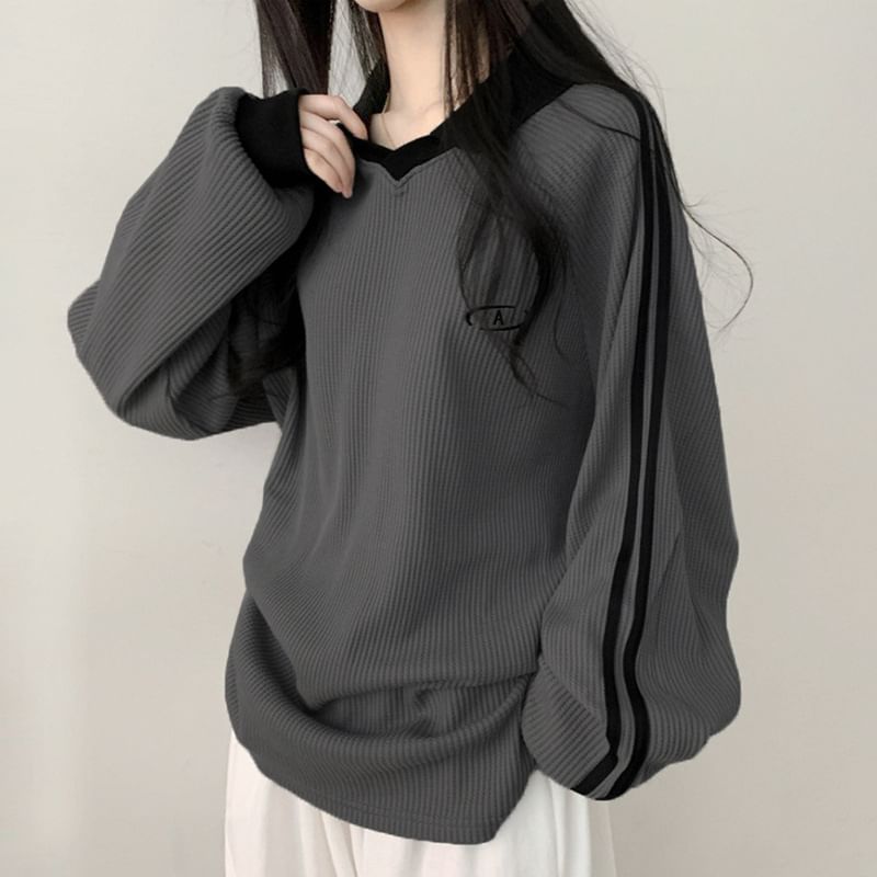 Loose-Fit Contrast-Trim Waffle Embroidered Sleeve Pattern Long