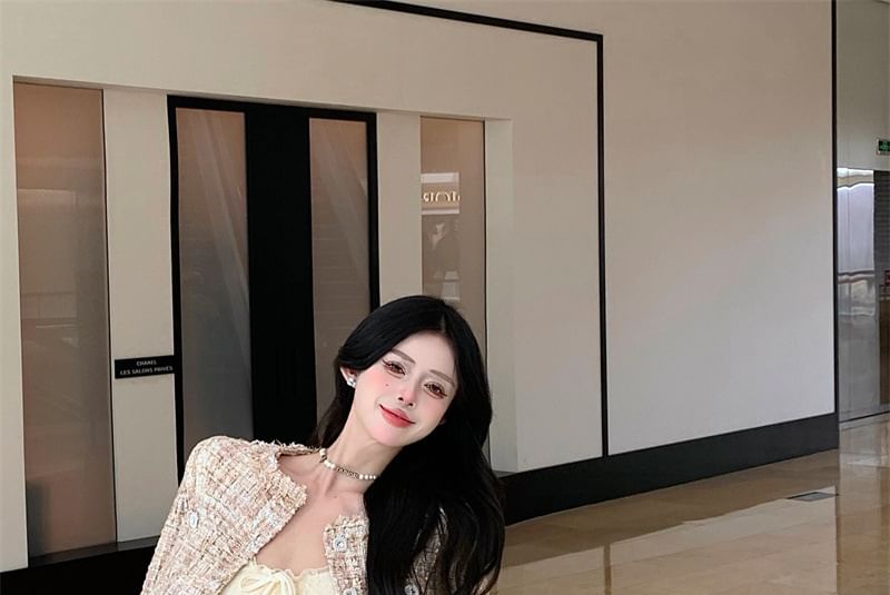 Neck Round Button Tweed Jacket Cropped