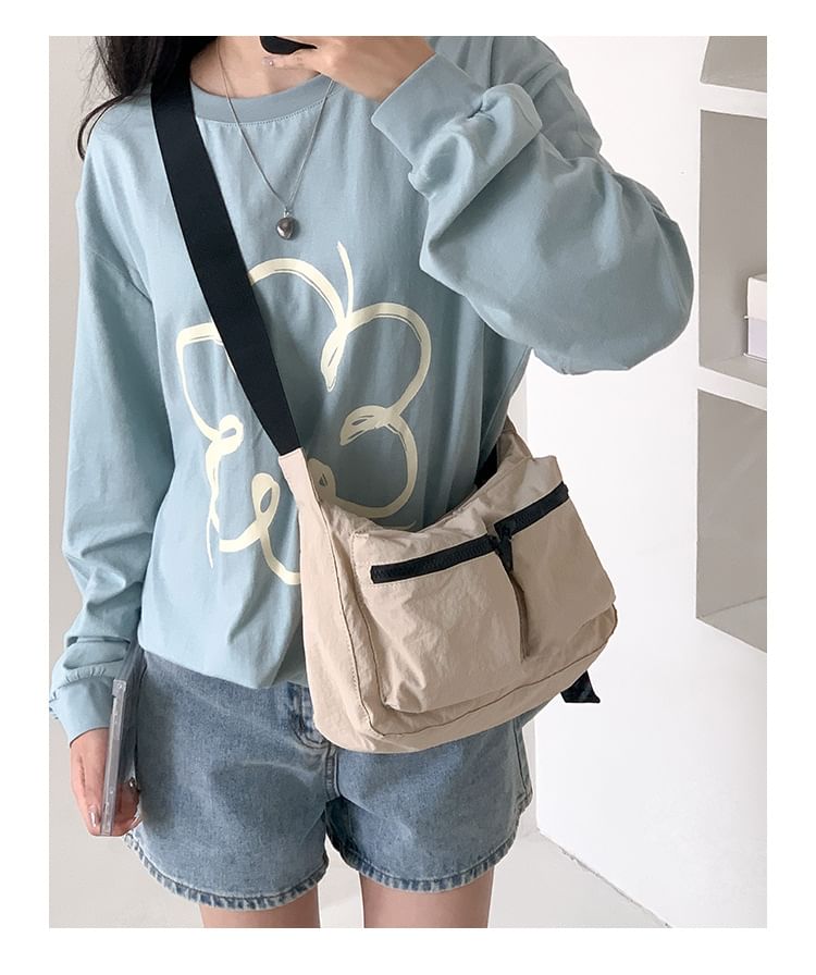 Multi-Pocket Bag Crossbody