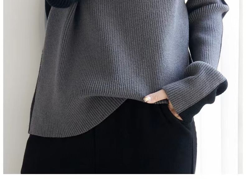 Turtleneck Colorblock Ribbed-Knit Sweater