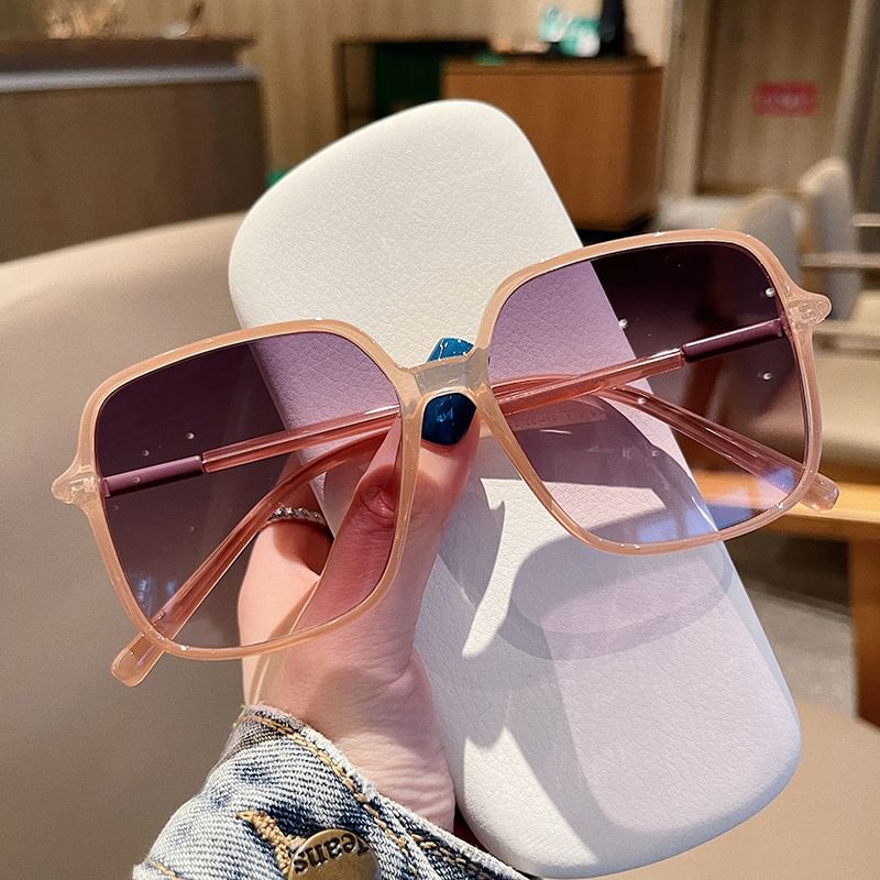 Gradient Frame Square Sunglasses