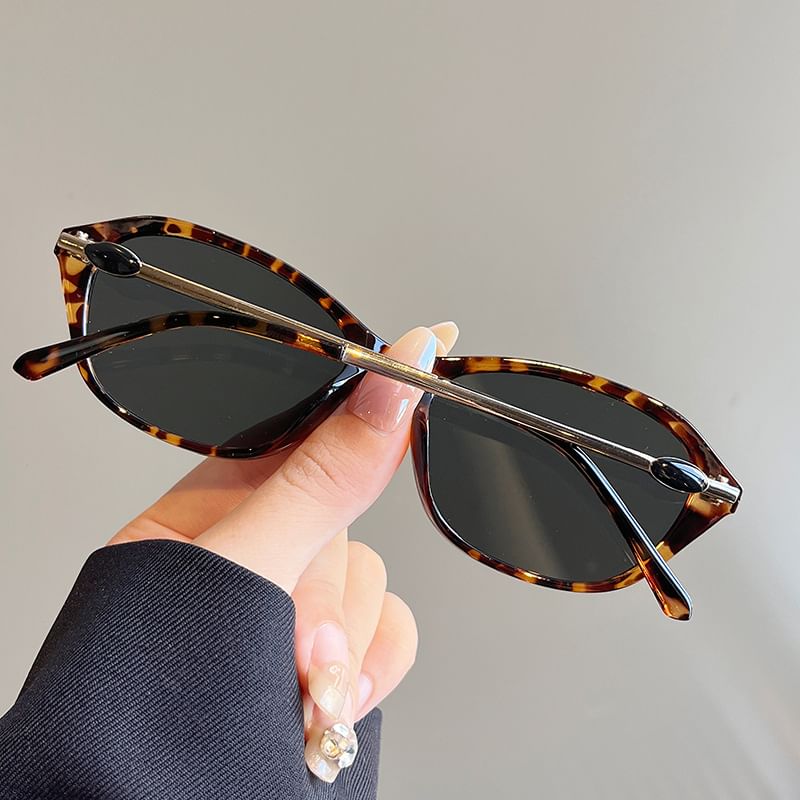 Frame Glitter Sunglasses Oval