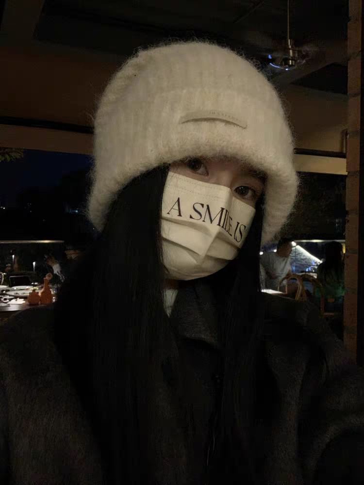 Knit / Beanie Ribbed Applique Plain