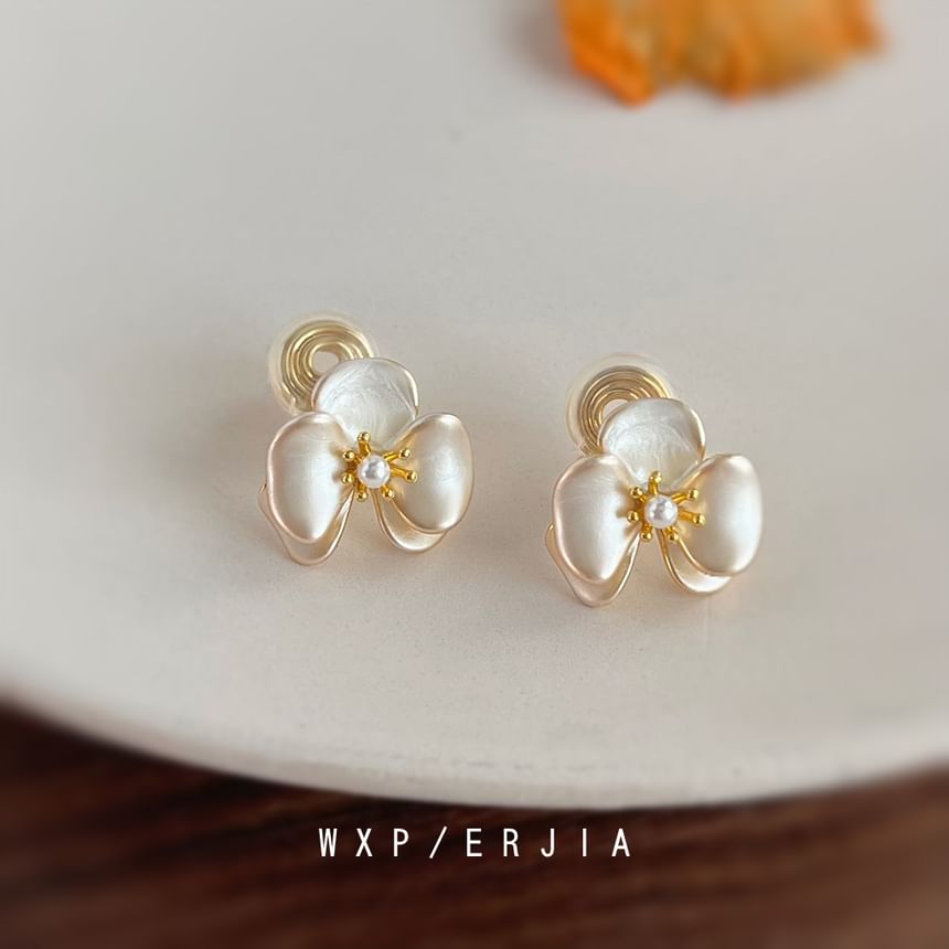 Flower Stud / Pearl Earring Clip-On Faux