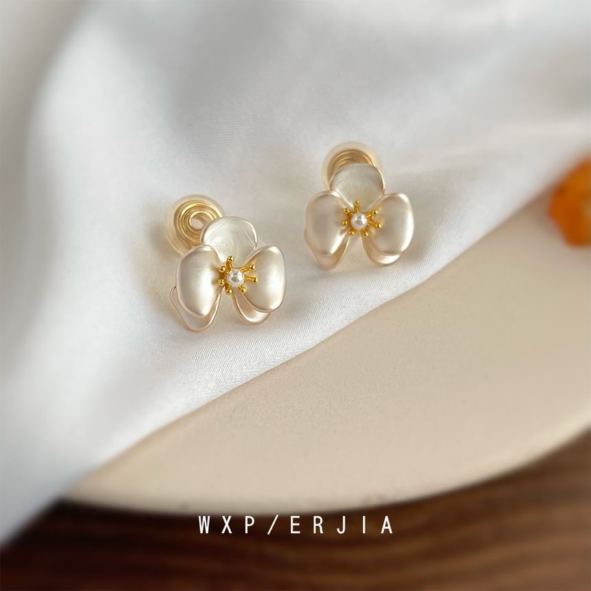 Flower Stud / Pearl Earring Clip-On Faux