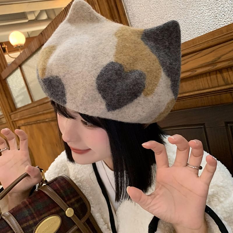 Beret Patterned Ear Cat
