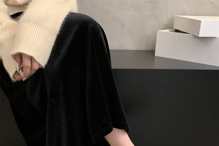 Pointed Fleece Flats