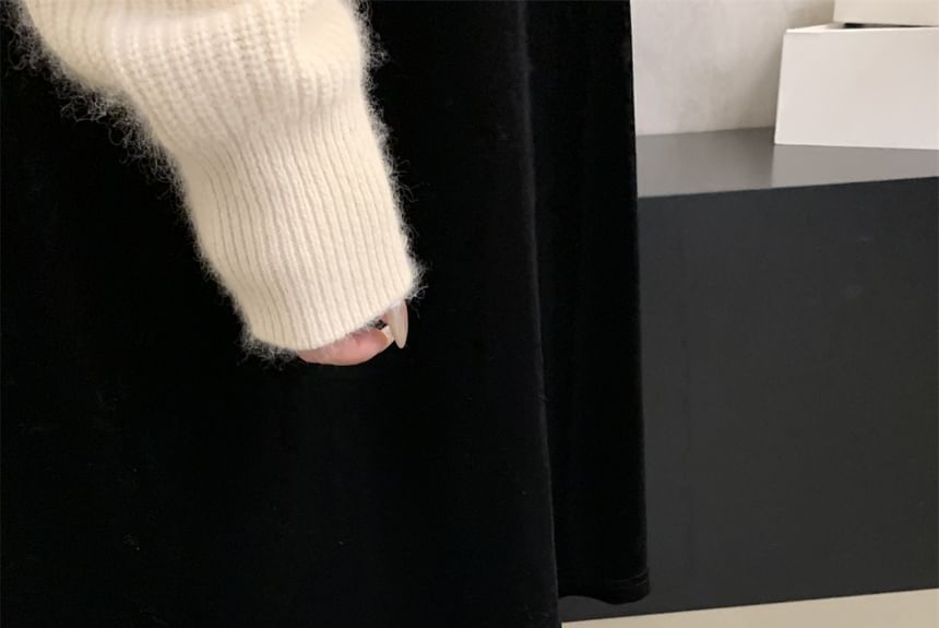 Pointed Fleece Flats