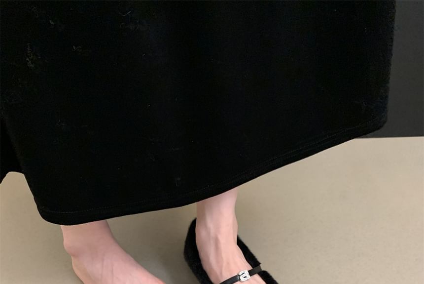 Pointed Fleece Flats