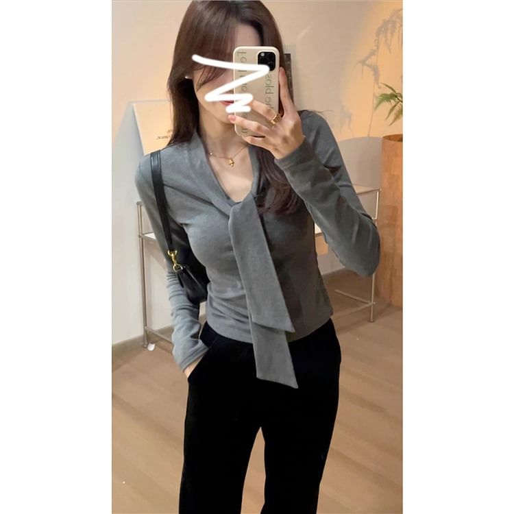 Long-Sleeve V-Neck Plain Knit Top