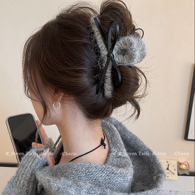 Claw Leather Hair Faux Bow