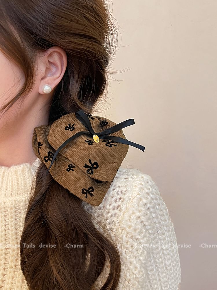 Bow Scrunchie Hair Print