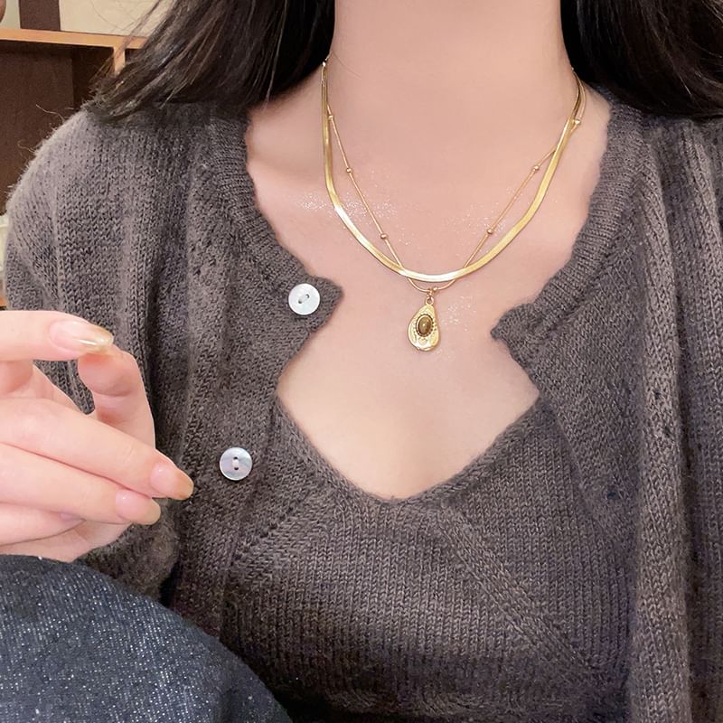 Pendant Necklace Stone Set Snakebone /