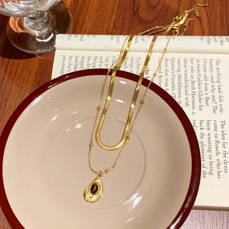 Pendant Necklace Stone Set Snakebone /