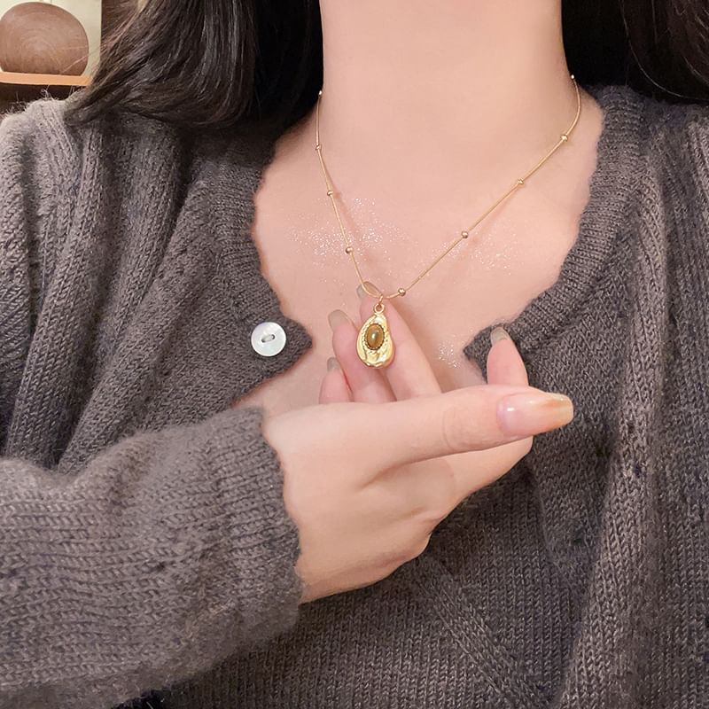 Pendant Necklace Stone Set Snakebone /