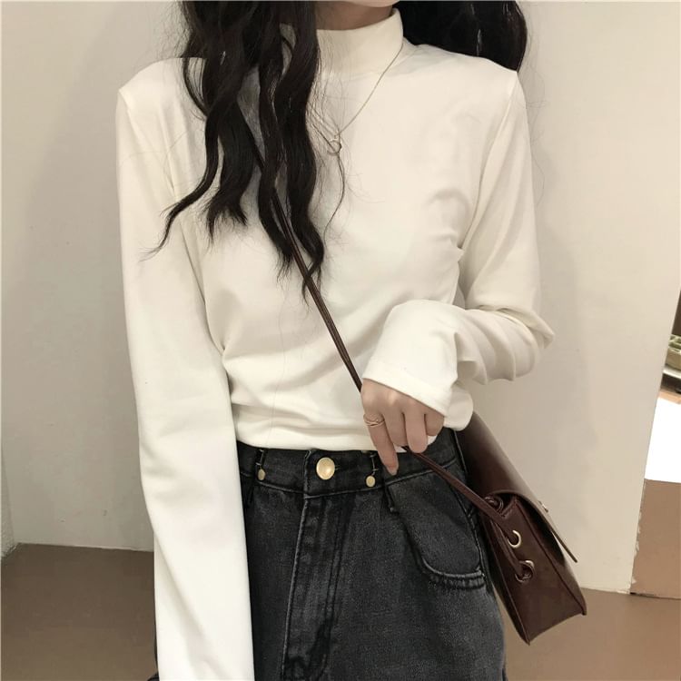 Long-Sleeve Mock Neck Plain T-Shirt