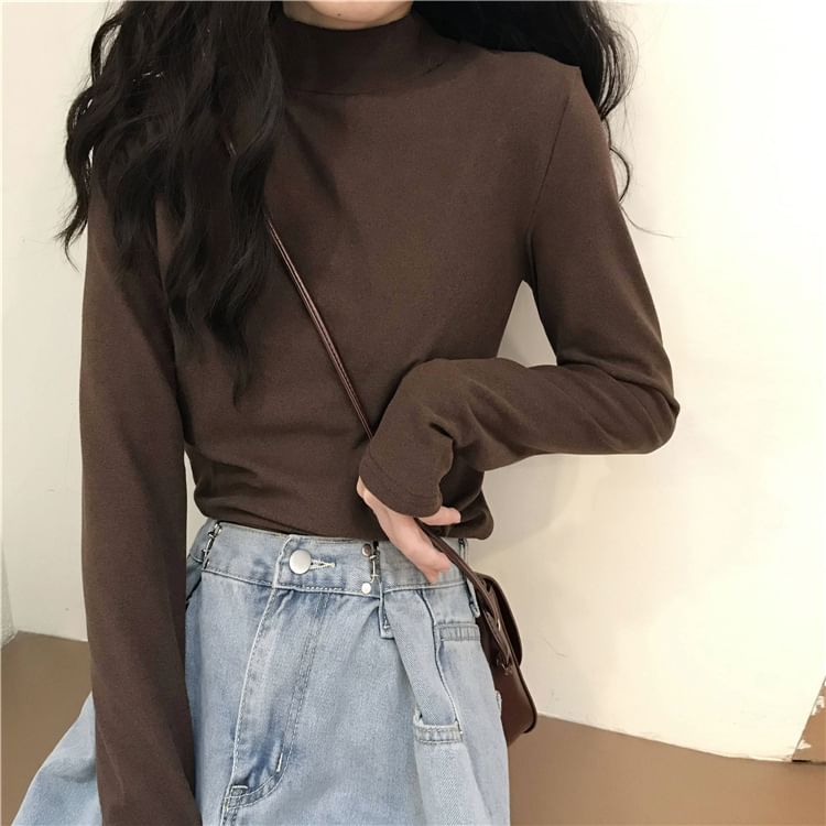 Long-Sleeve Mock Neck Plain T-Shirt