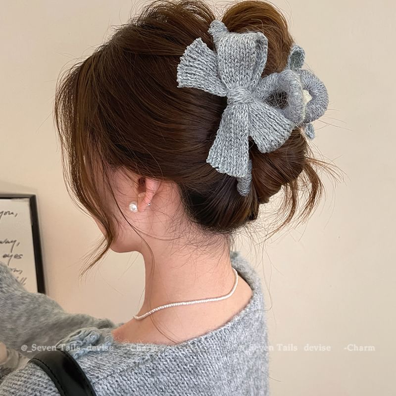 Claw Acrylic Bow Knit Hair Clip