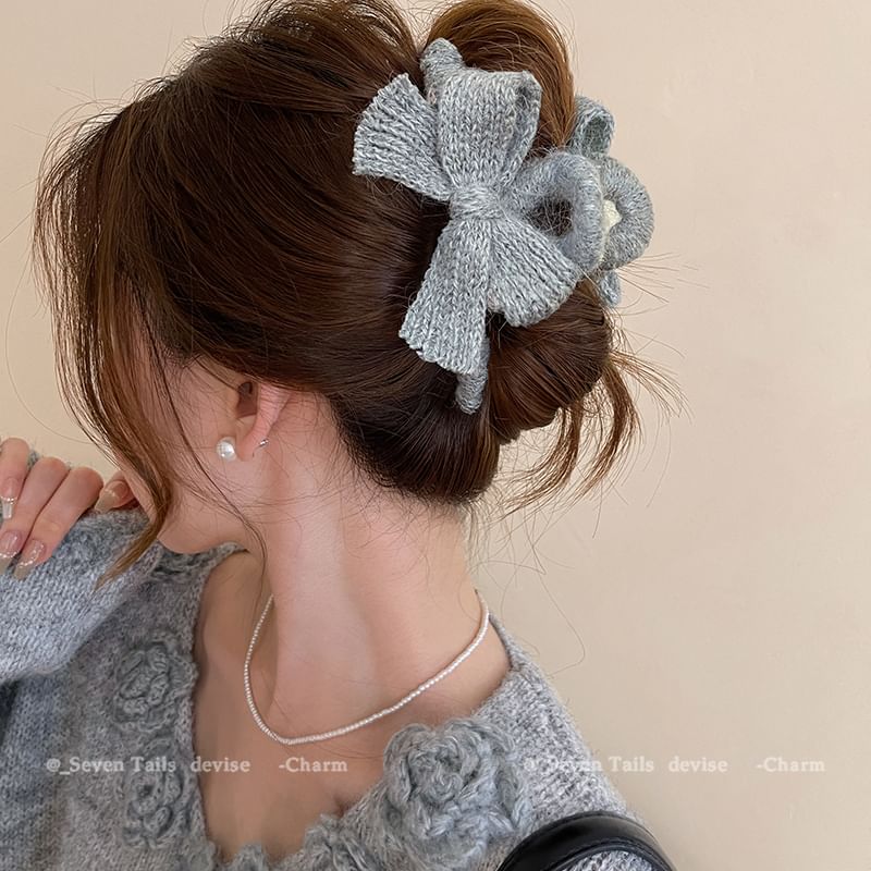 Claw Acrylic Bow Knit Hair Clip