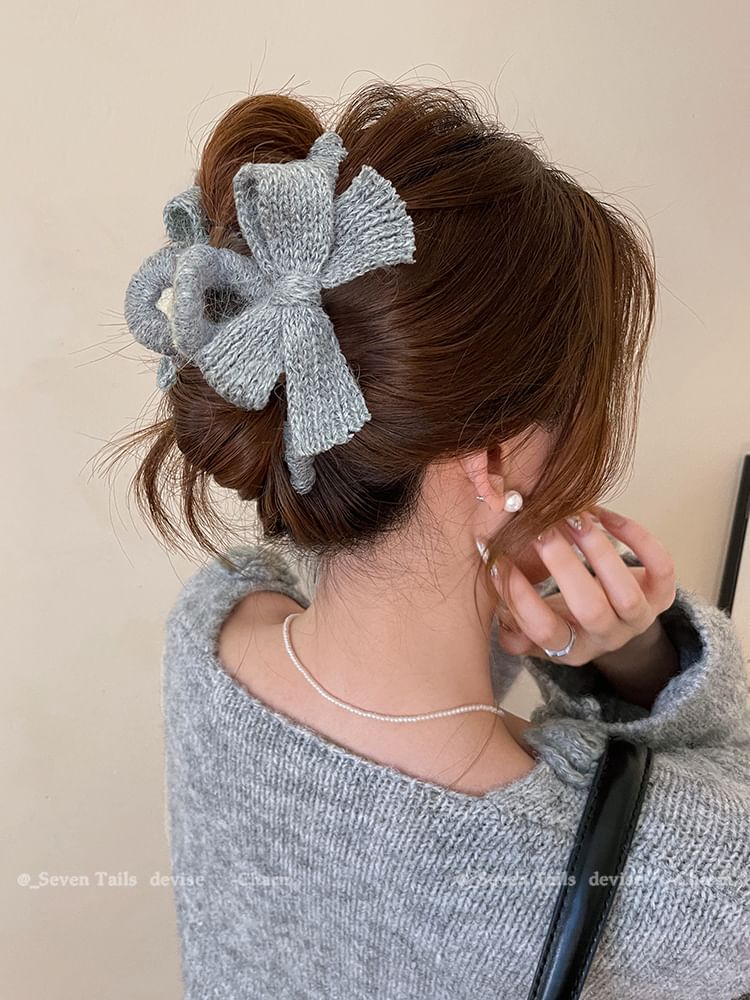 Claw Acrylic Bow Knit Hair Clip