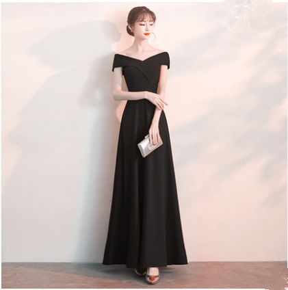Off Shoulder Short Sleeve V-Neck Plain A-Line Evening Gown