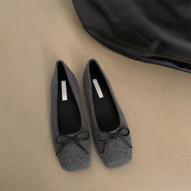 Square Accent Bow Flats Toe
