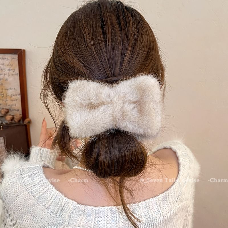 Bow Clip Claw Hair Chenille