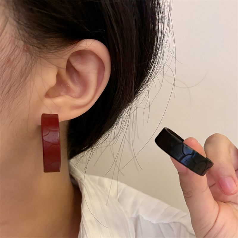 Hoop Textured Earring