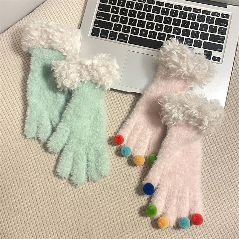 Trim Two Tone Fluffy Gloves