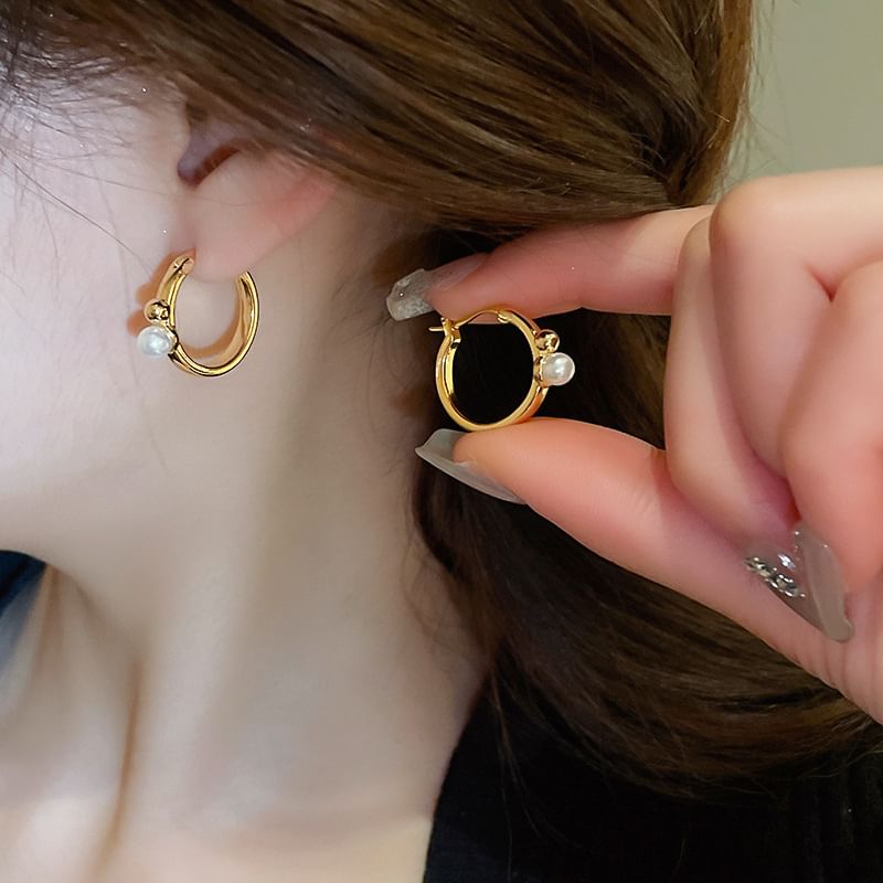 Earring Pearl Faux Hoop