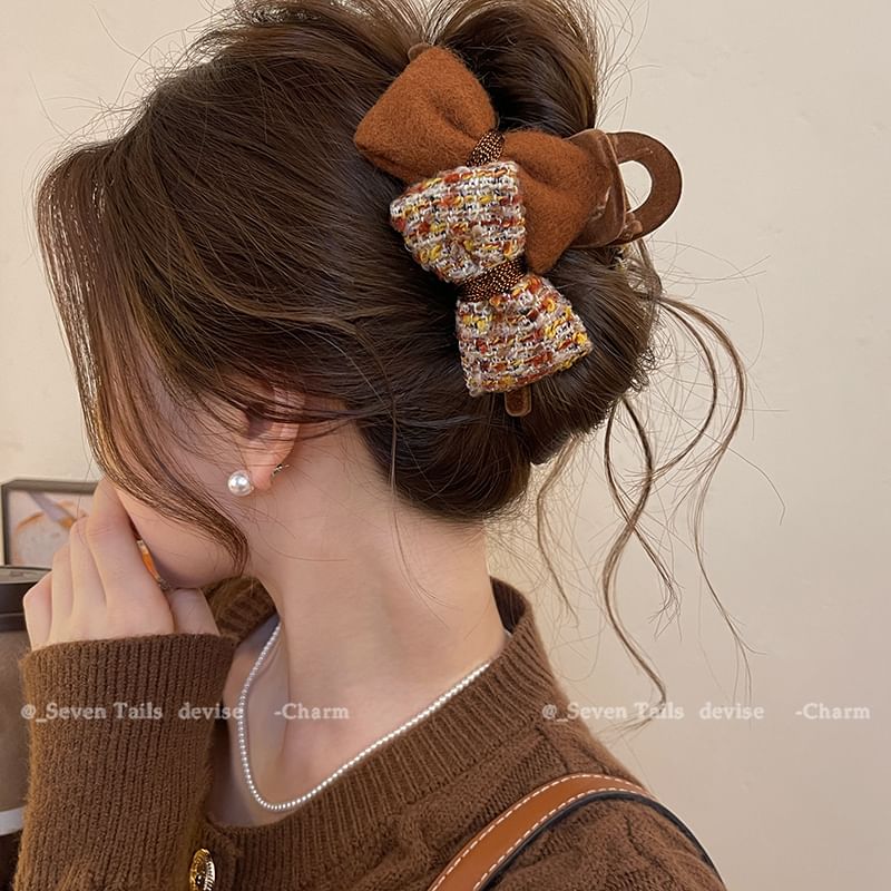 Claw Tweed Hair Bow