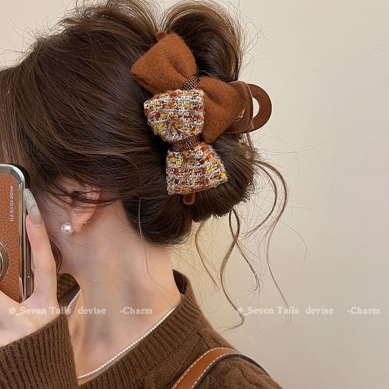 Claw Tweed Hair Bow
