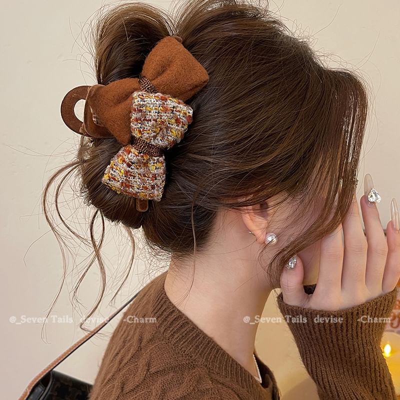 Claw Tweed Hair Bow