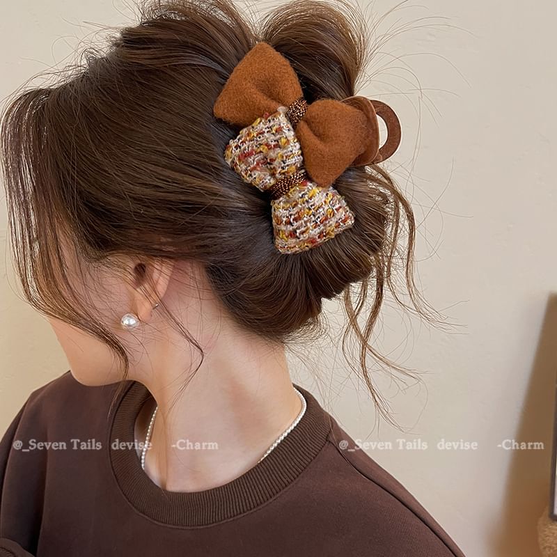 Claw Tweed Hair Bow