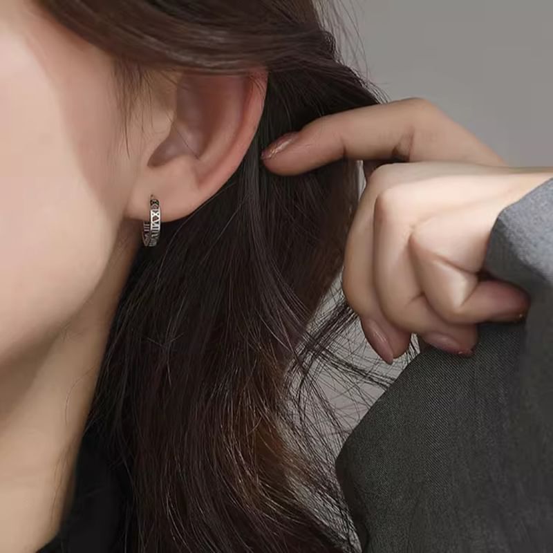 Alloy Earring Hoop Numeral Roman