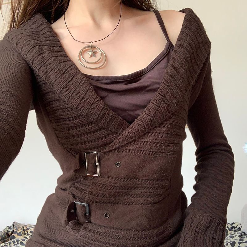 Up Sweater Plain Buckle V-Neck Cropped