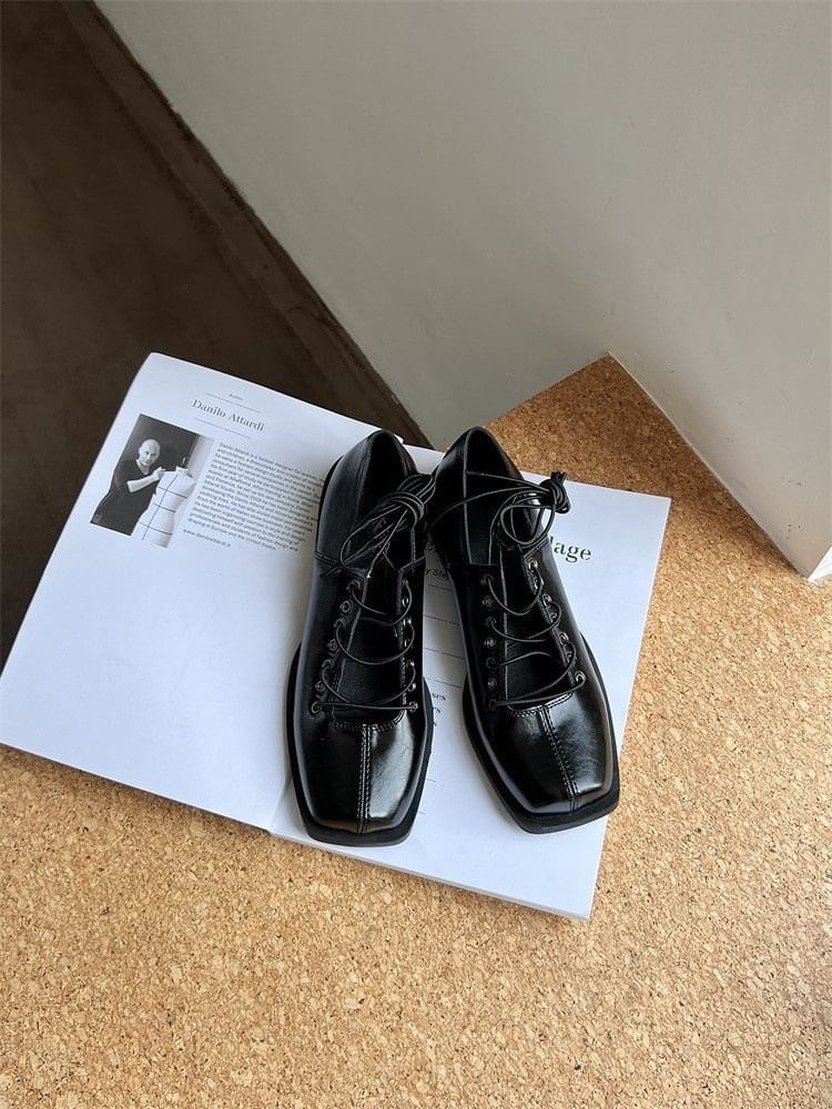 Toe Lace-Up Flats Square