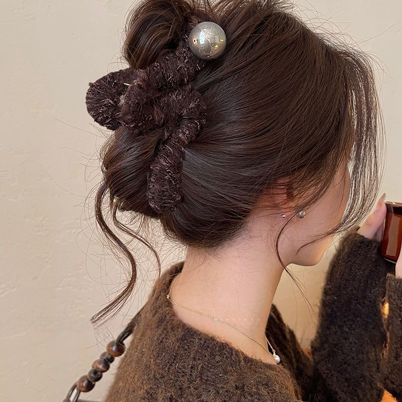 Pearl Faux Hair Claw Yarn