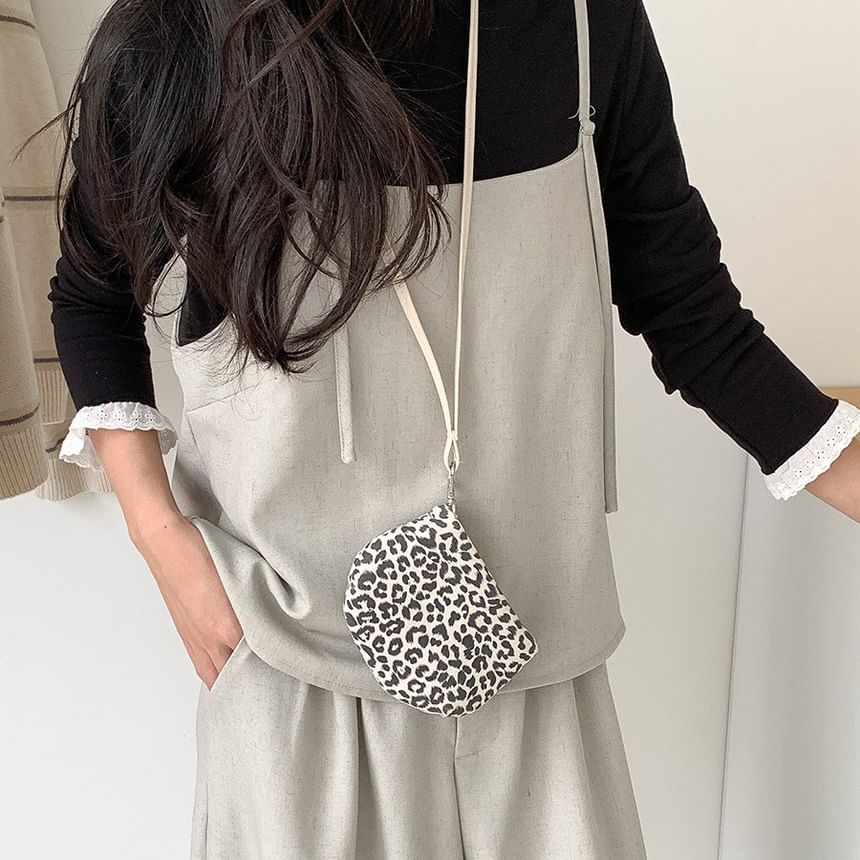 Print Leopard Necklace Pouch