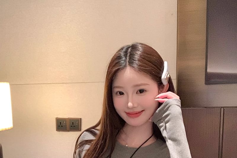 Plain Top Ruffle Long-Sleeve Crewneck