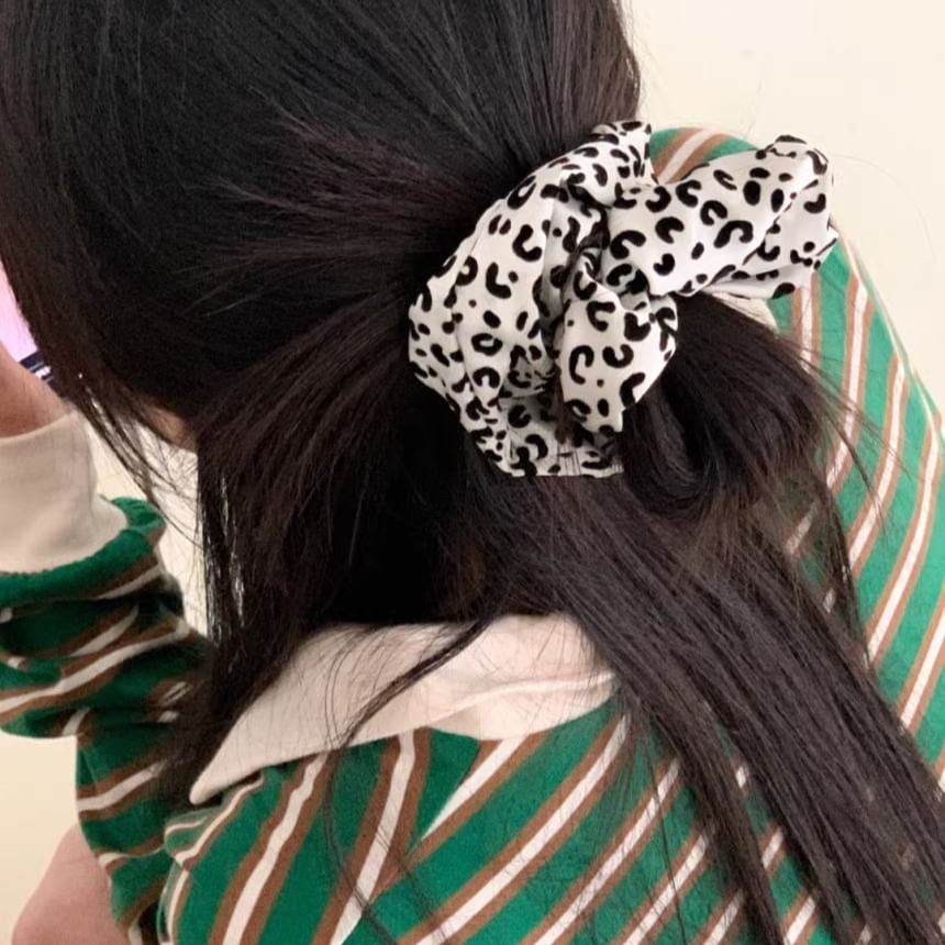 Hair Print Leopard Scrunchie