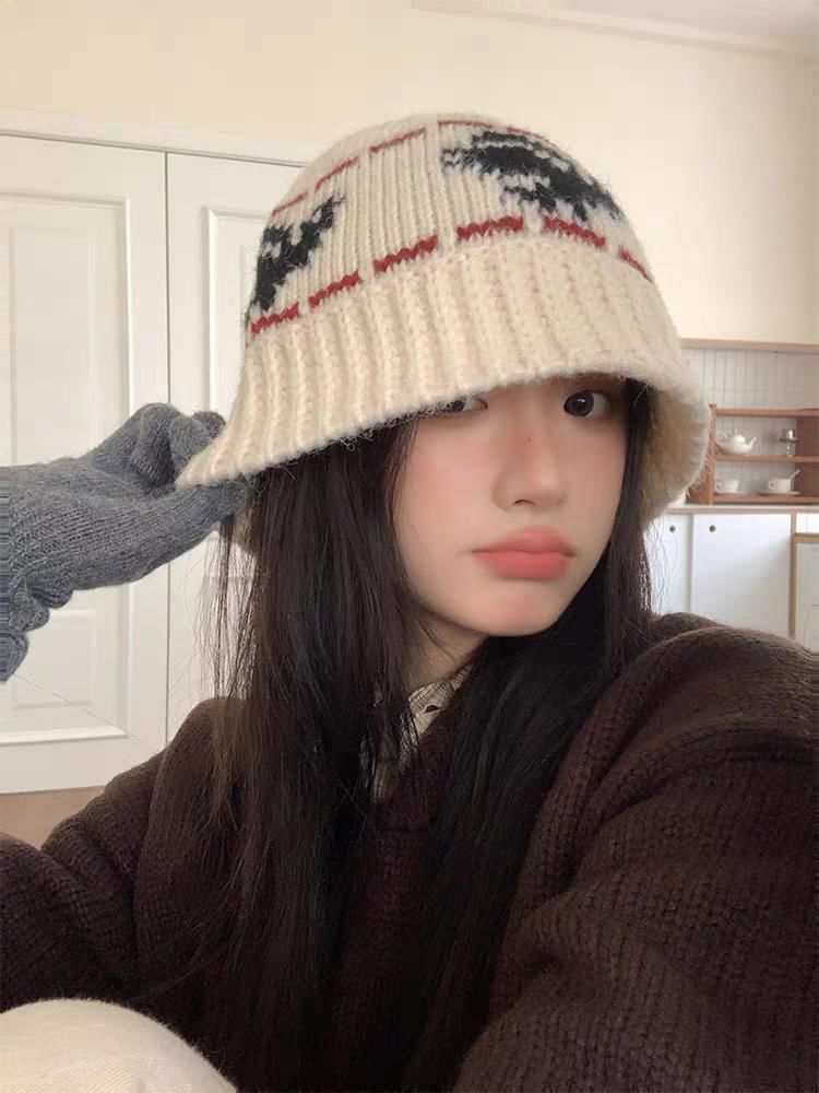 Ribbed Patterned Beanie
