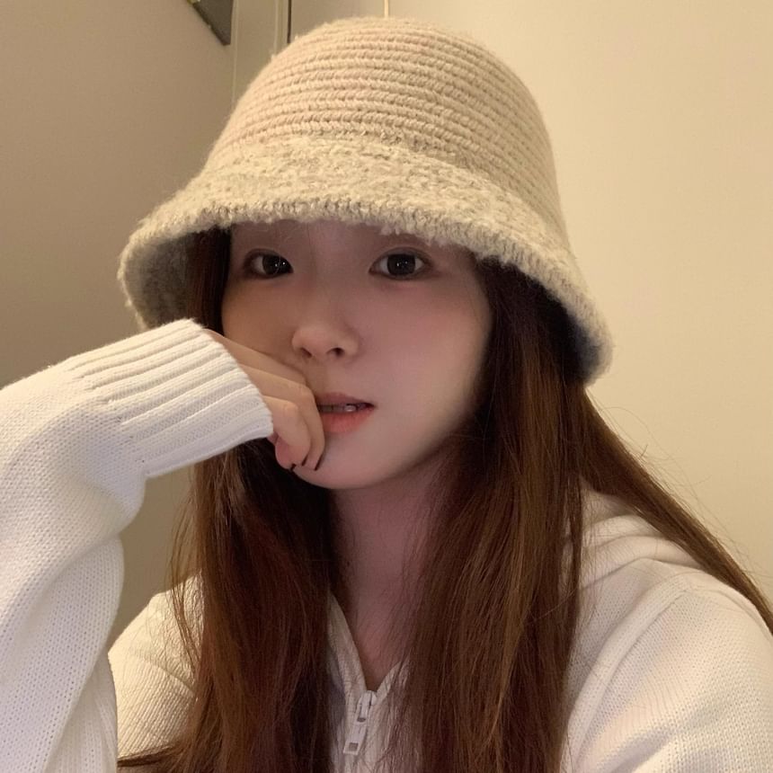 Fluffy Hat Bucket Panel